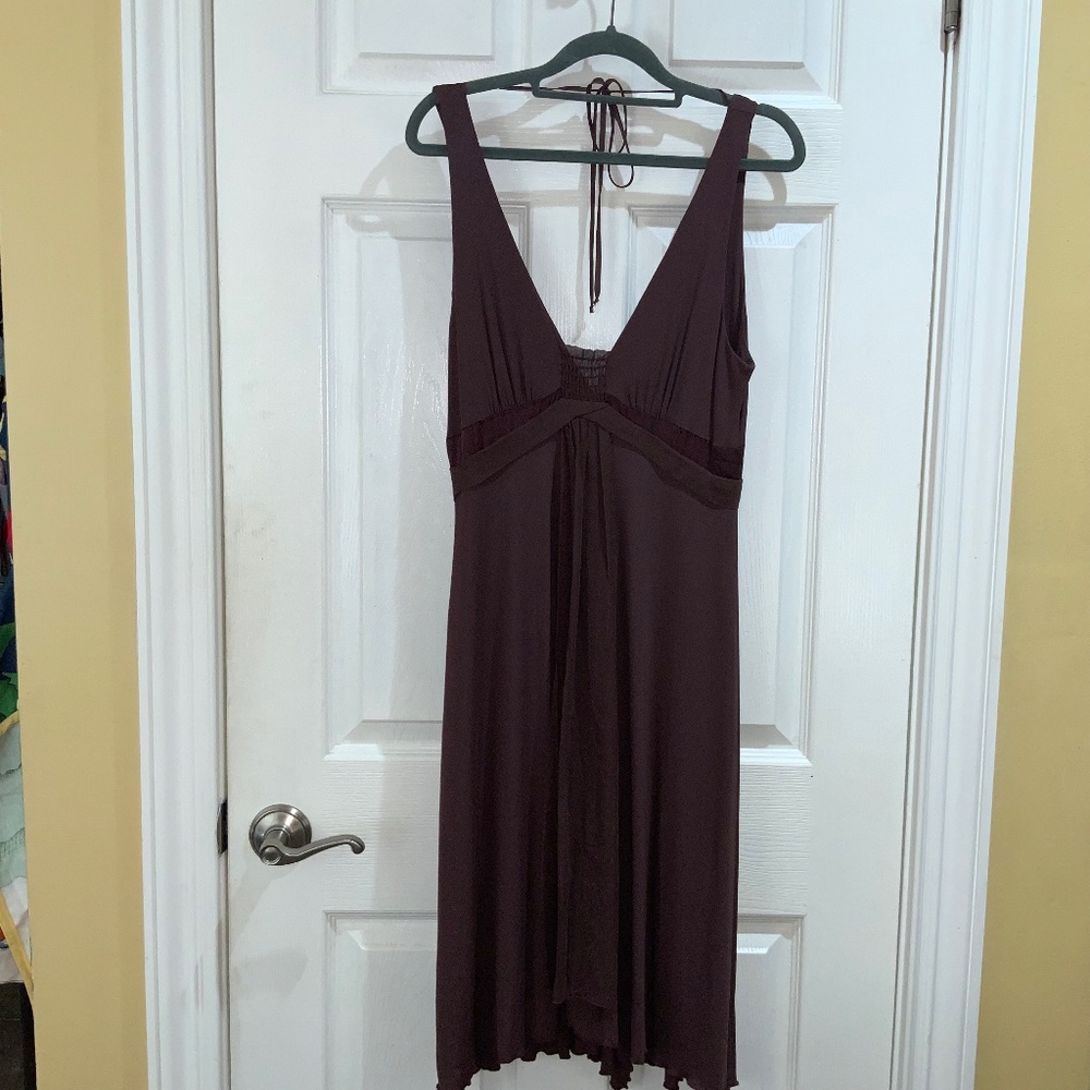 Bebe Y2K aubergine Silk trim double V neckline dress Sz M tie back